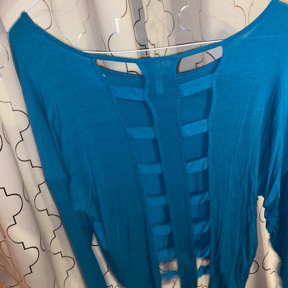 Top - Picture 2 of 2